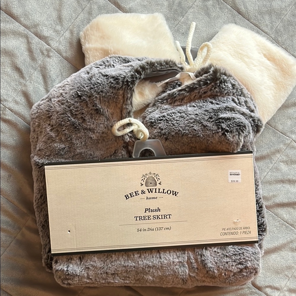 Bee & Willow Plush Tree Skirt - Gray and Cream